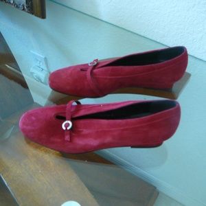 Prevata Cranberry Suede Low Heel Shoes Sz 8 1/2  B